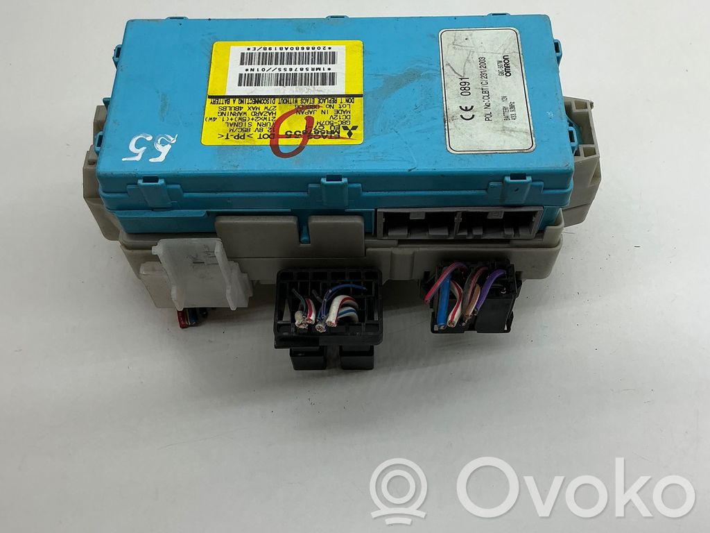 Mitsubishi Grandis Ramka / Moduł bezpieczników 
