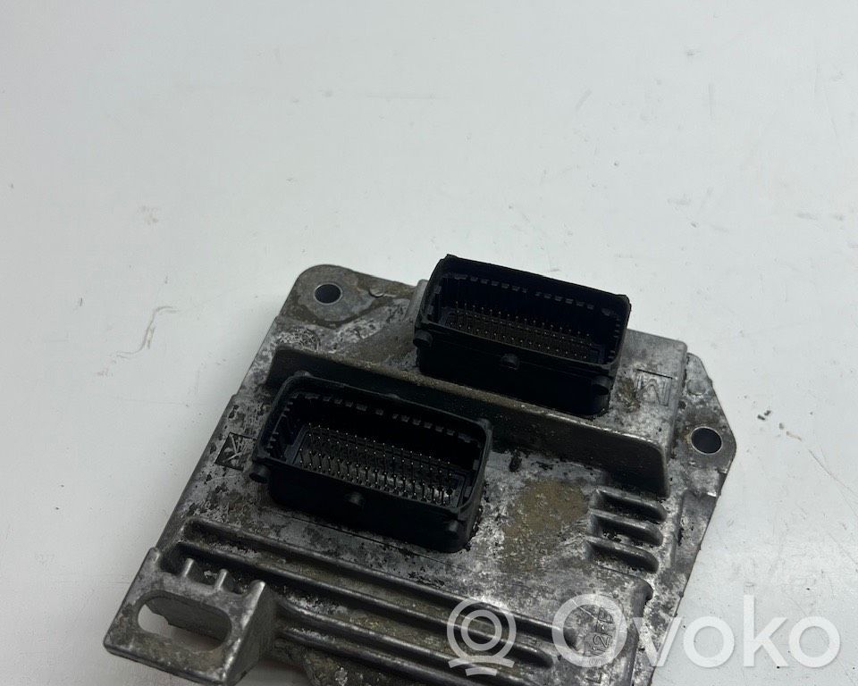 Opel Astra H Engine control unit/module 