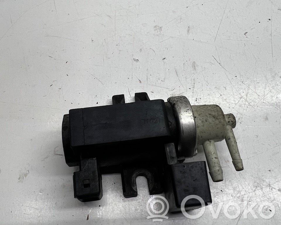 Audi A6 S6 C6 4F Electroválvula del turbo 