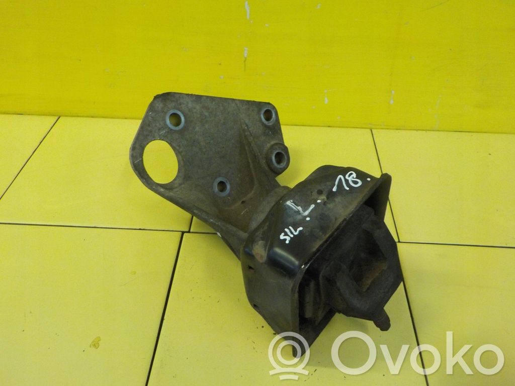 Engine mounting bracket   12SP57,E5FA