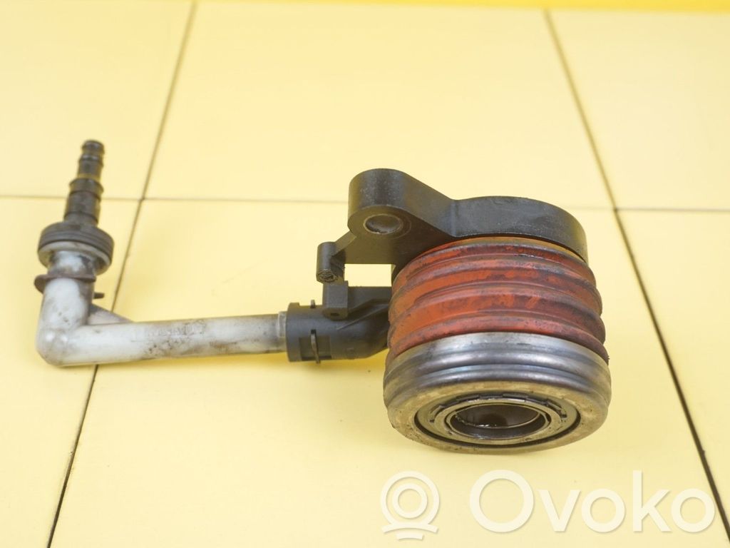 Renault Megane III Clutch slave cylinder 
