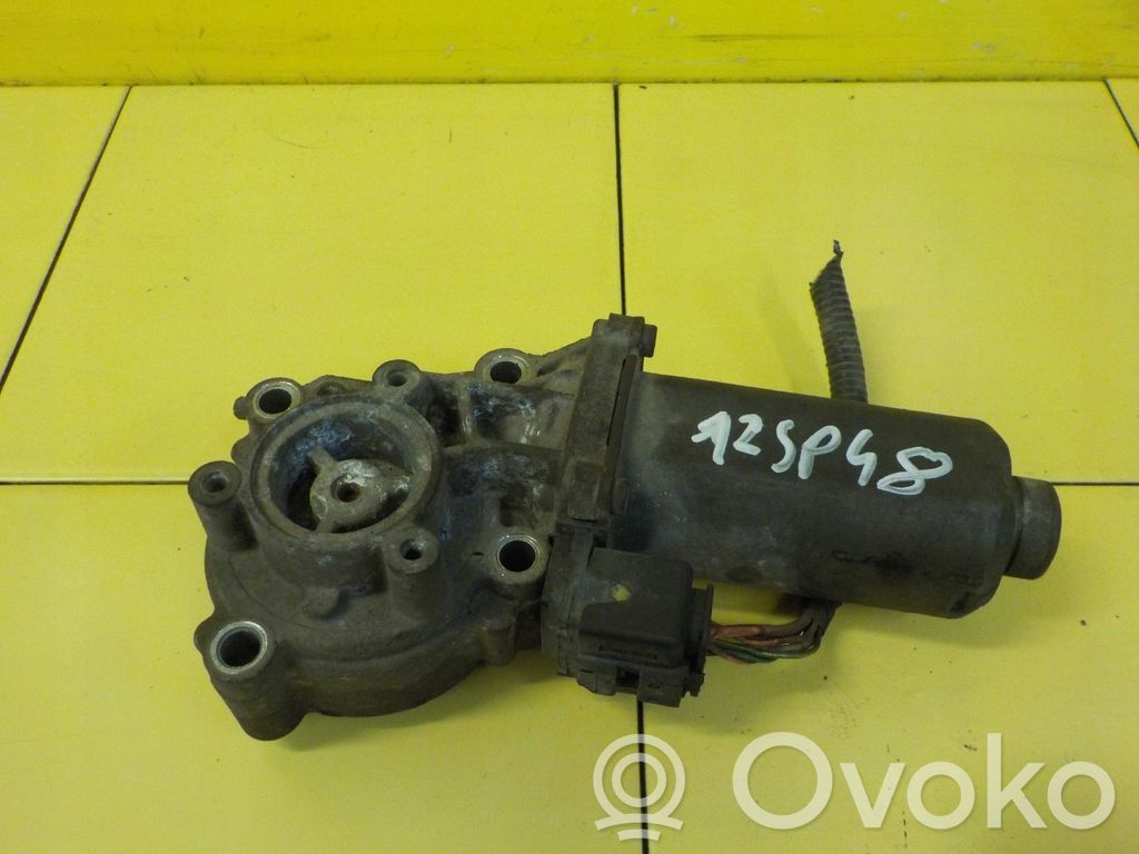 Land Rover Discovery 3 - LR3 Pavarų dėžės detalė 