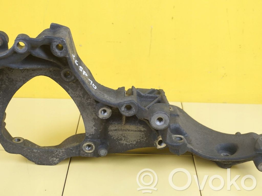 Engine mounting bracket   8200016644,G9U754,26SP10
