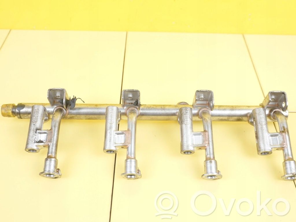 Ford Kuga II Fuel line pipe 