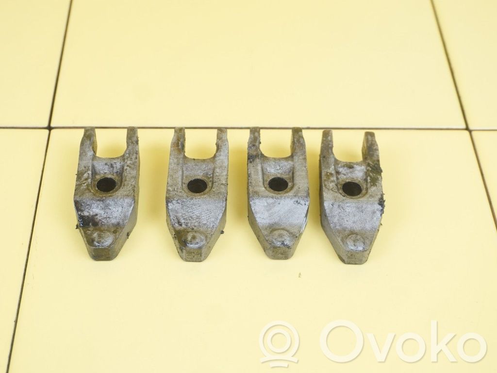 Opel Zafira C Fuel tank mounting bracket 