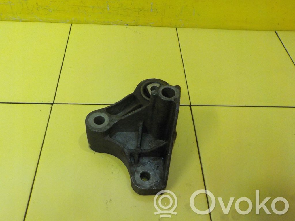 Ford Focus Halterung Lager Getriebe 