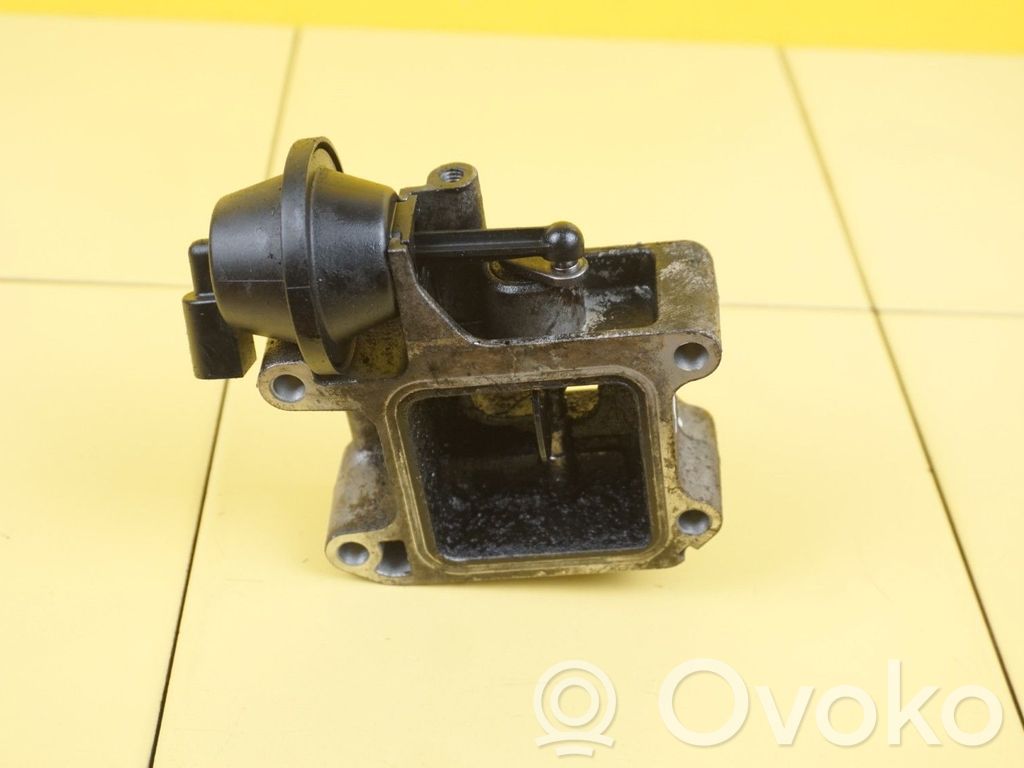 Volvo V60 Przewód / Rura chłodnicy spalin EGR 