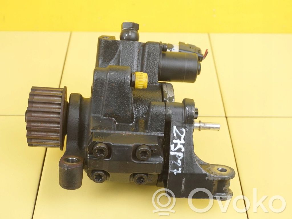Mercedes-Benz A W176 Polttoaineen ruiskutuksen suurpainepumppu 