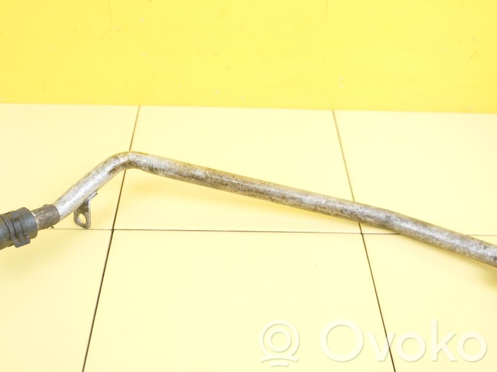 Mercedes-Benz C W204 Engine coolant pipe/hose 