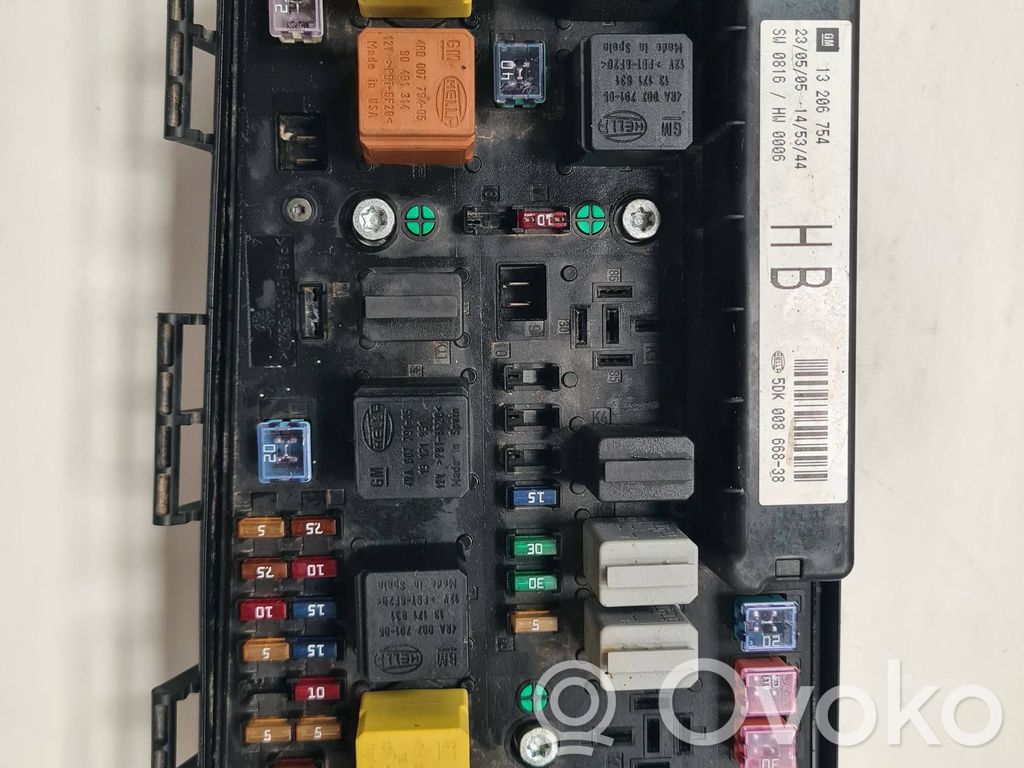 Opel Astra H Sulakemoduuli 