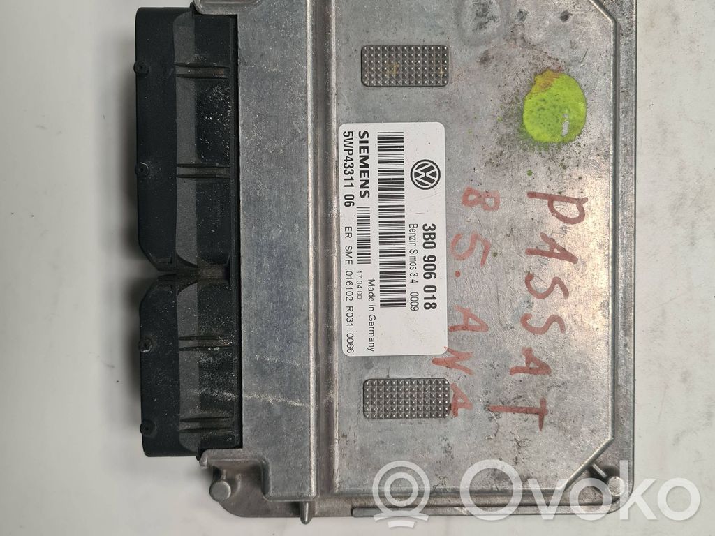 Volkswagen PASSAT B5 Engine control unit/module 