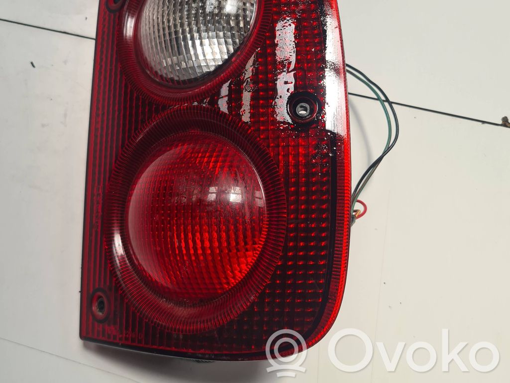 Lampy tylnej klapy bagażnika   22960204,XFB000300