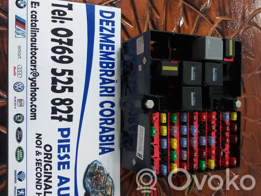 Ford Fiesta Skrzynka bezpieczników / Komplet 