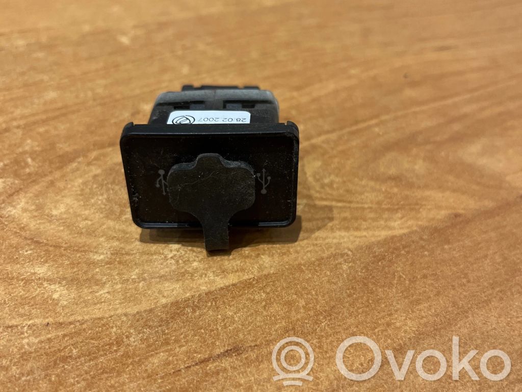 Fiat Punto (188) USB jungtis 