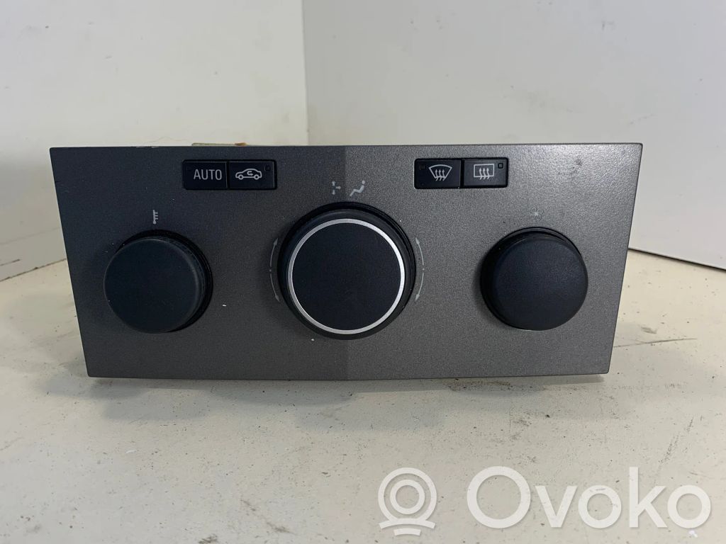 Opel Zafira B Climate control unit 
