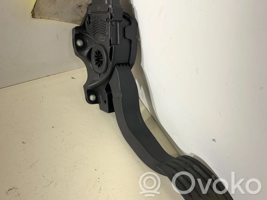 Ford S-MAX Akceleratoriaus pedalas 