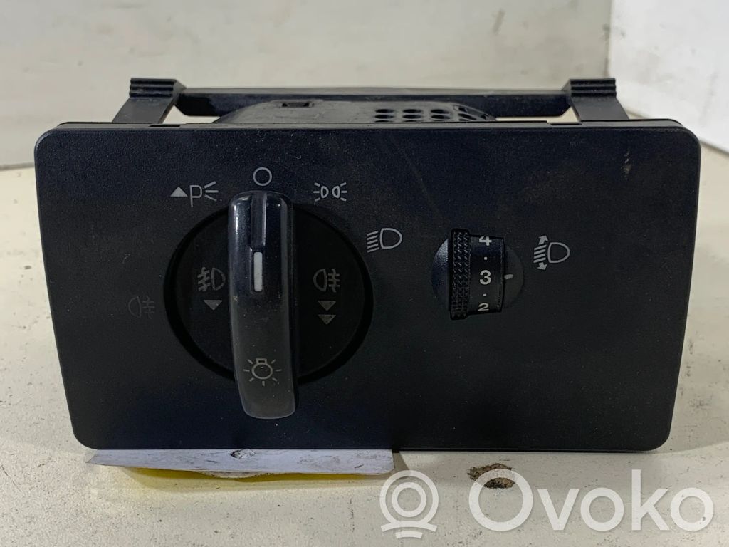 Opel Astra G Light switch 