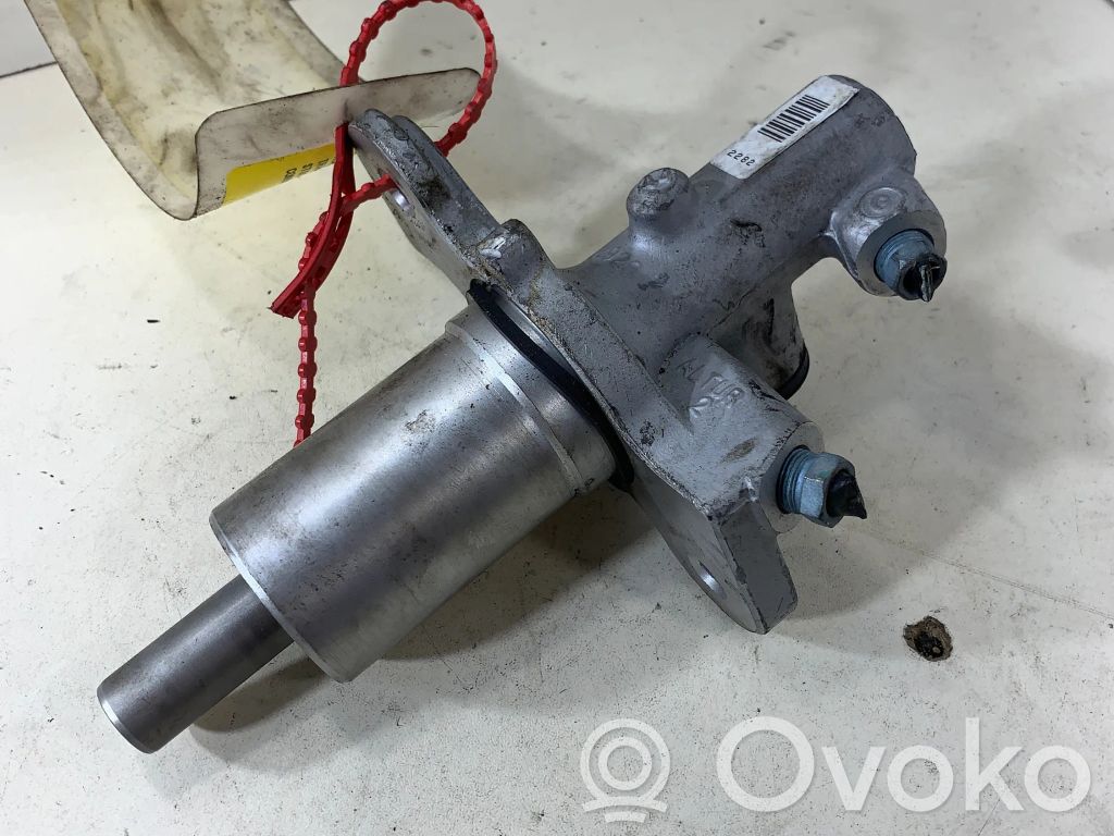 BMW 5 E39 Master brake cylinder 