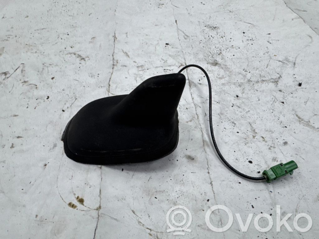 Volkswagen PASSAT CC GPS-pystyantenni 