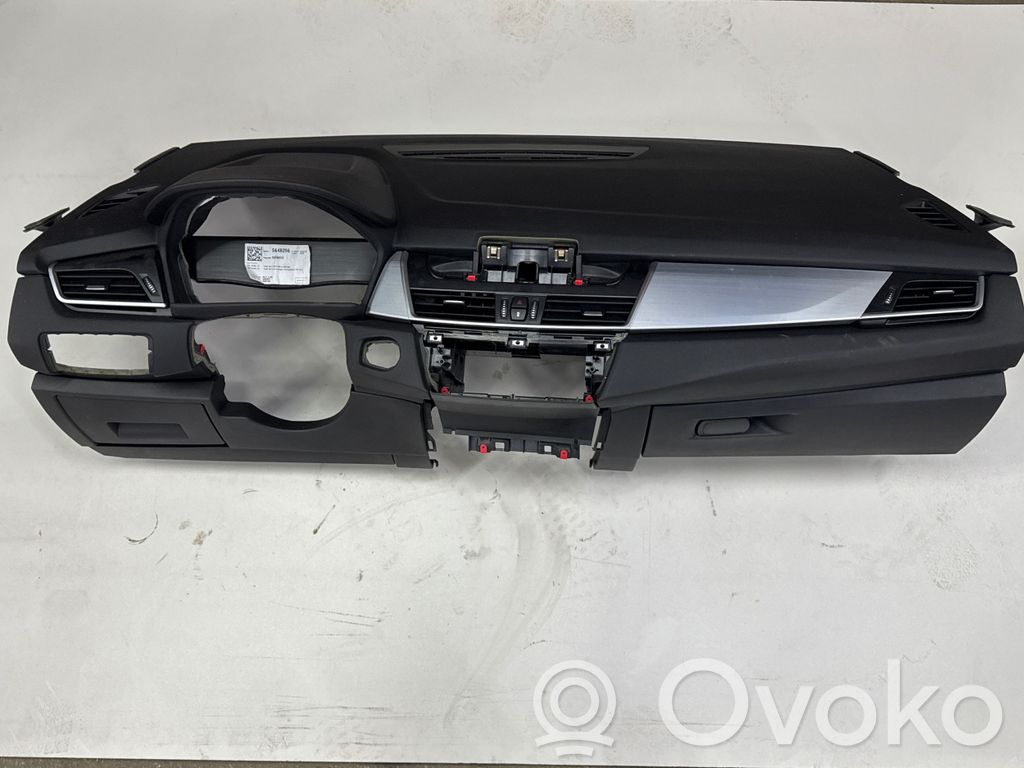 BMW 2 F46 Bord 