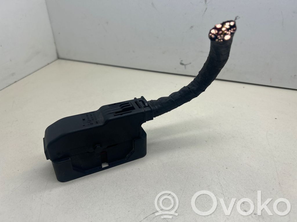 BMW 2 F46 Enchufe del conector del módulo ABS 