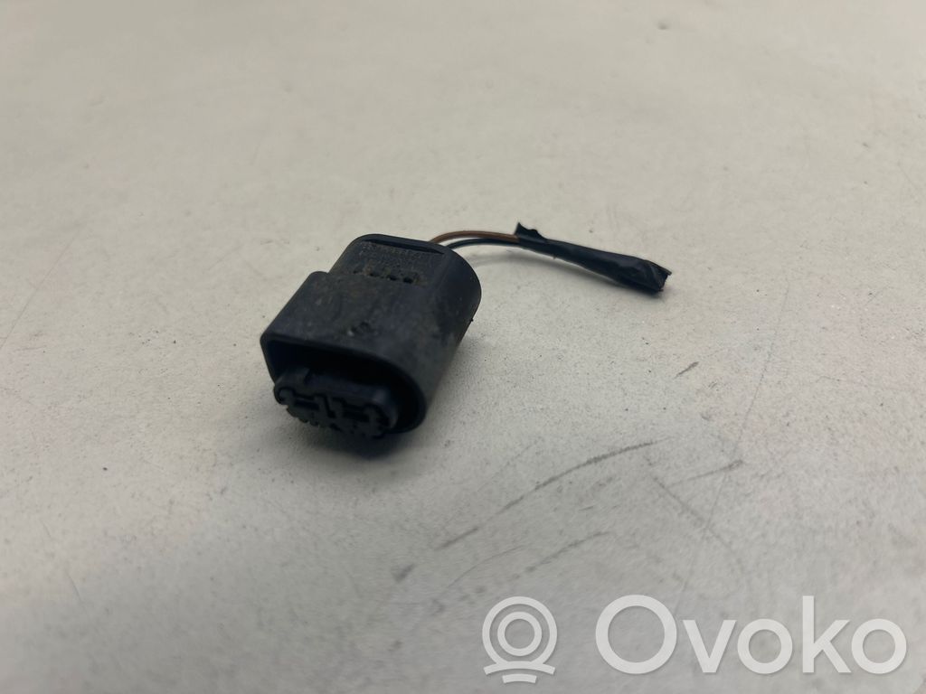 BMW 2 F46 Muu johtosarja 