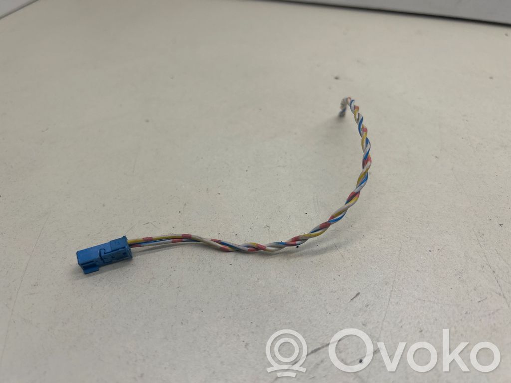 BMW 2 F46 Otros cableados 