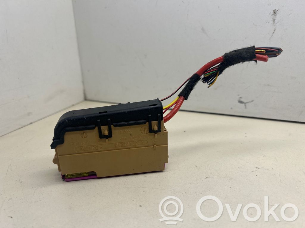 Audi Q7 4M Fuse module 
