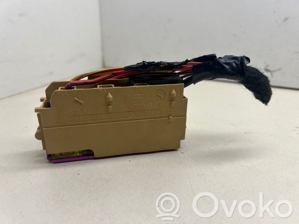 Audi Q7 4M Fuse module 