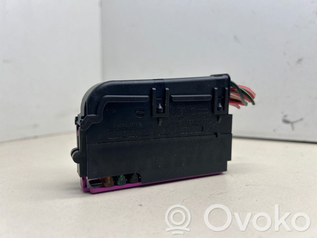 Audi Q5 SQ5 8R Fuse module 