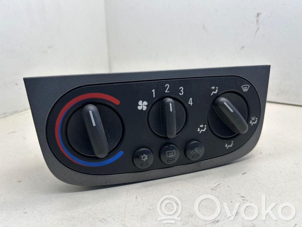 Opel Corsa C Climate control unit 