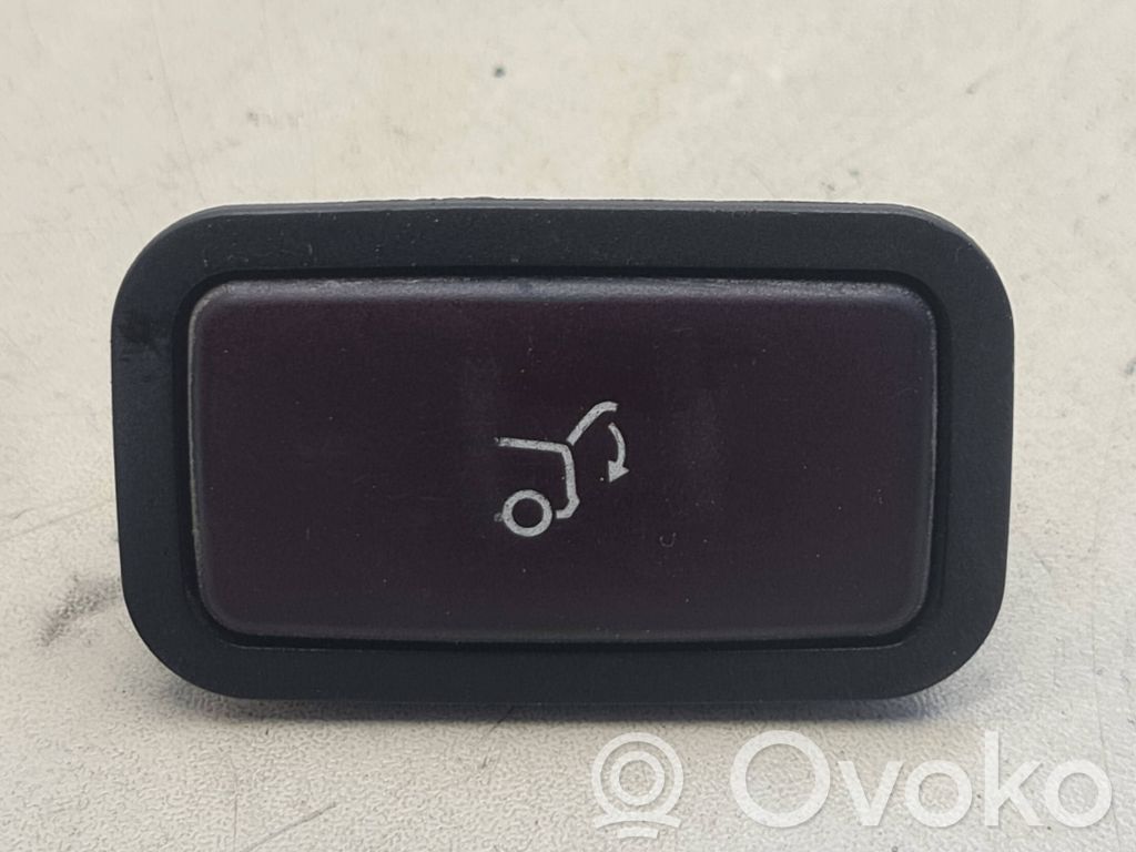 Mercedes-Benz E W211 Tailgate/boot open switch button 