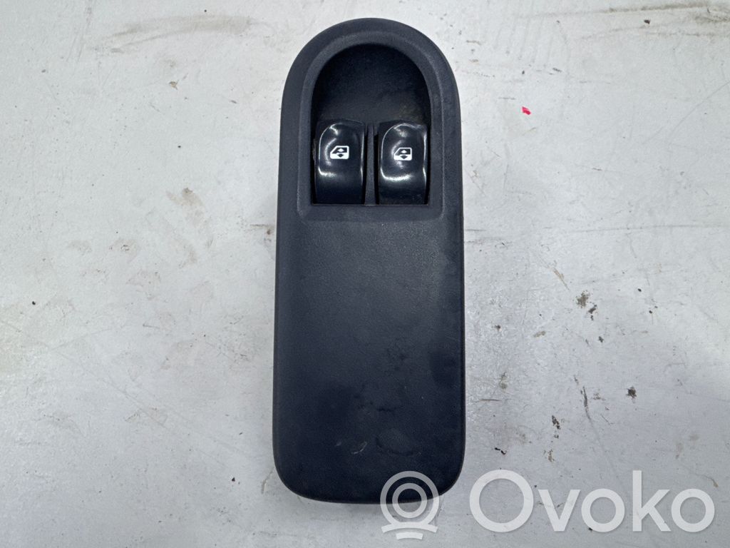 Renault Clio III Electric window control switch 