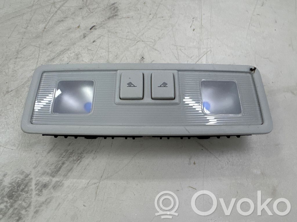 Volkswagen Golf VII Luz del asiento trasero 
