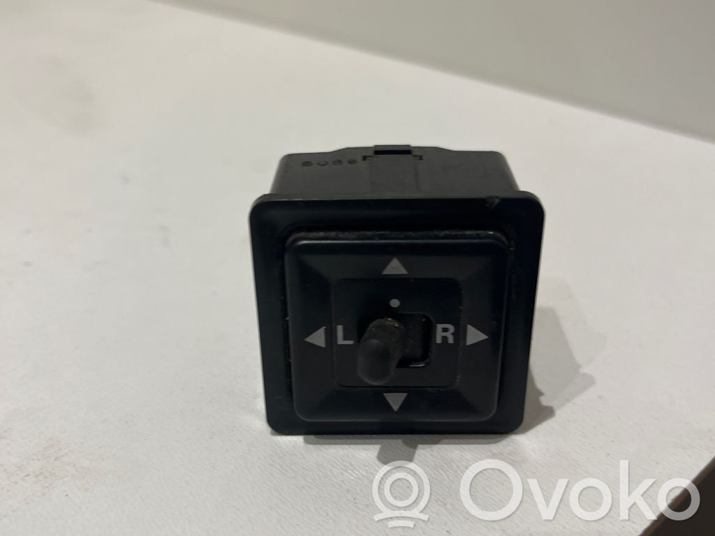 Mitsubishi Colt Wing mirror switch 