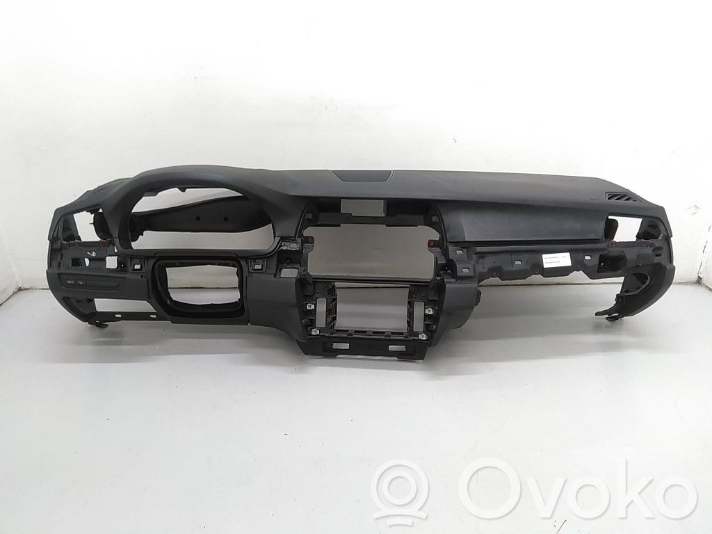 BMW 5 F10 F11 Deska rozdzielcza 