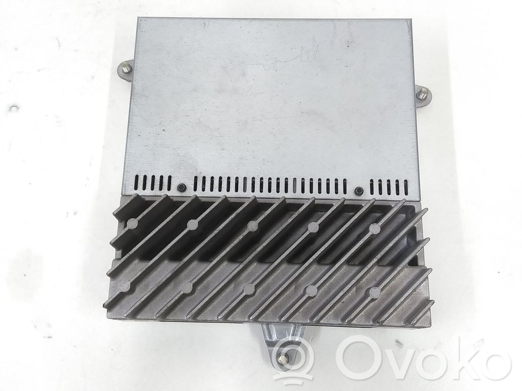 BMW 5 E39 Garso stiprintuvas 