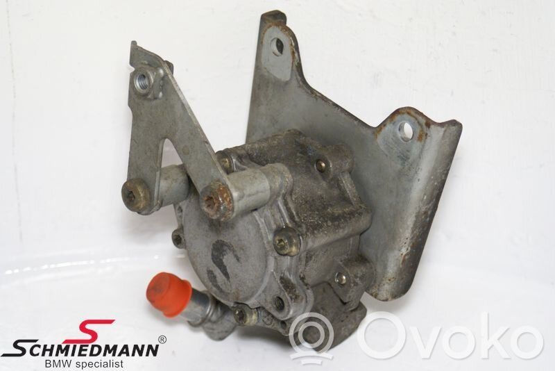 BMW 5 E39 Power steering pump 