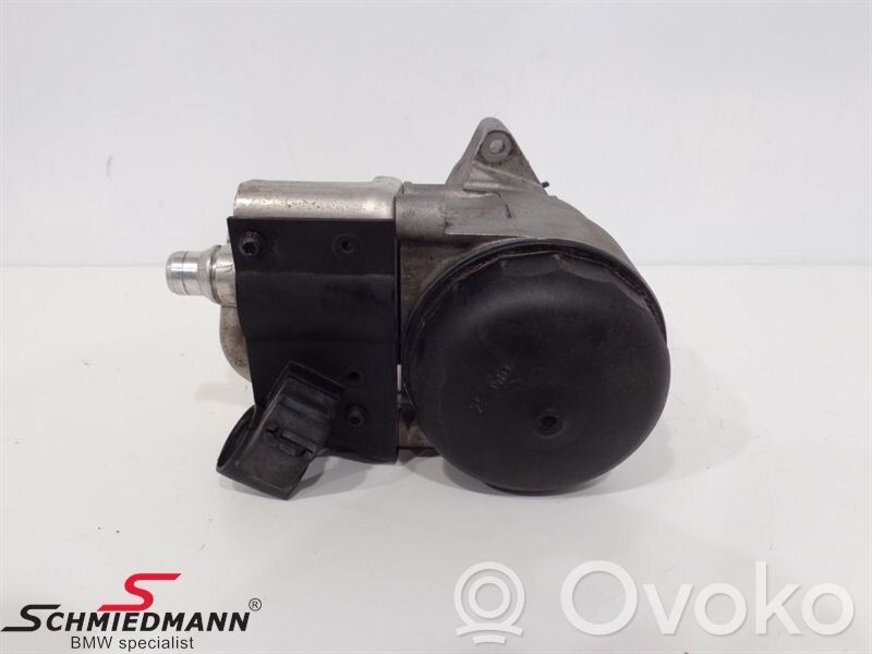 BMW 3 E90 E91 Oil filter mounting bracket 