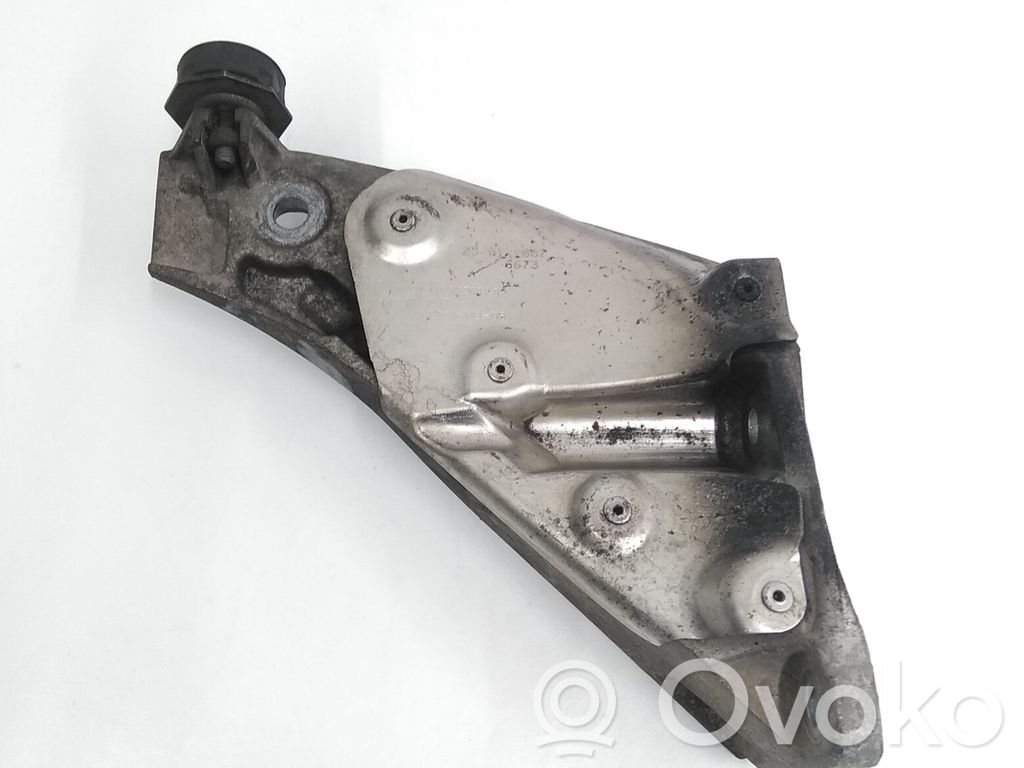 BMW X5 E70 Engine mount bracket 