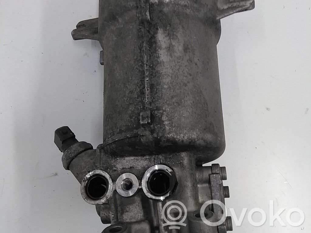 BMW 3 E36 Öljynsuodattimen kannake 