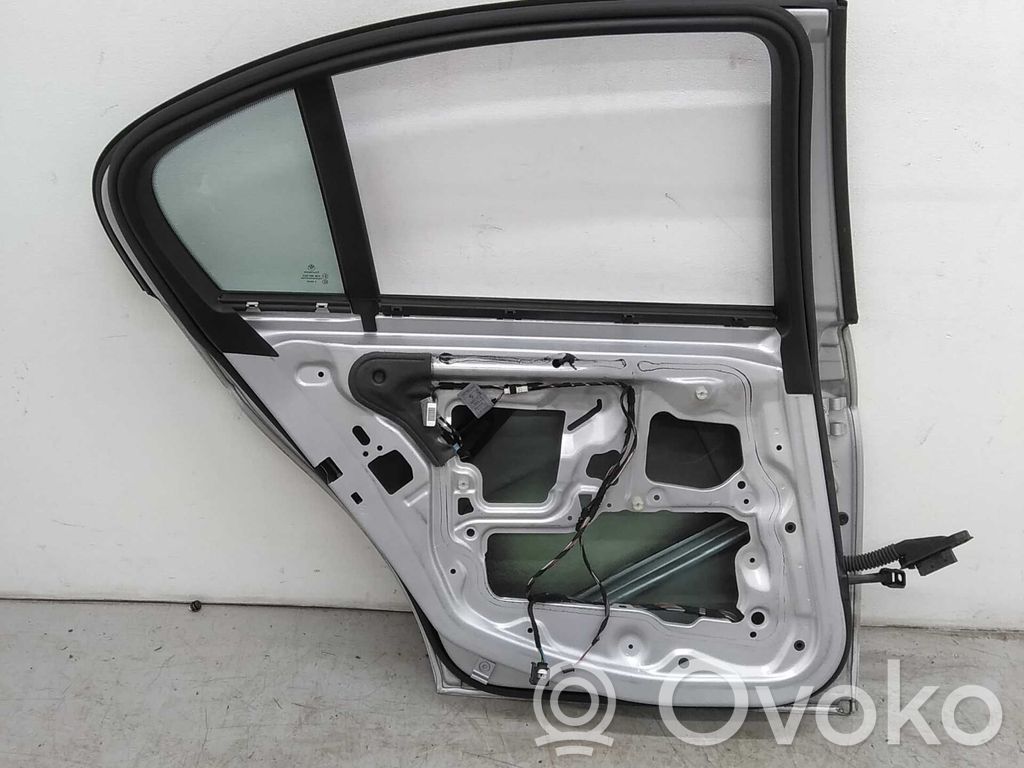 Rear door   41007203647