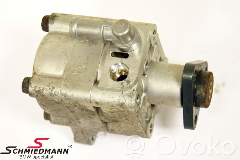 Ohjaustehostimen pumppu   32416750111