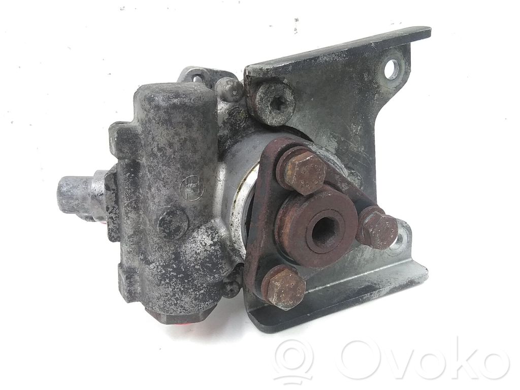 BMW X3 E83 Power steering pump 