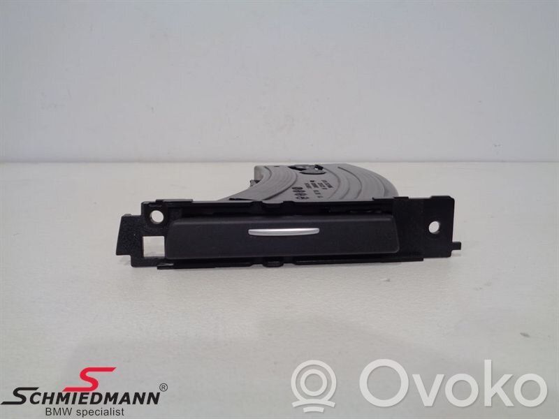 BMW 3 E90 E91 Dashboard storage box/compartment 