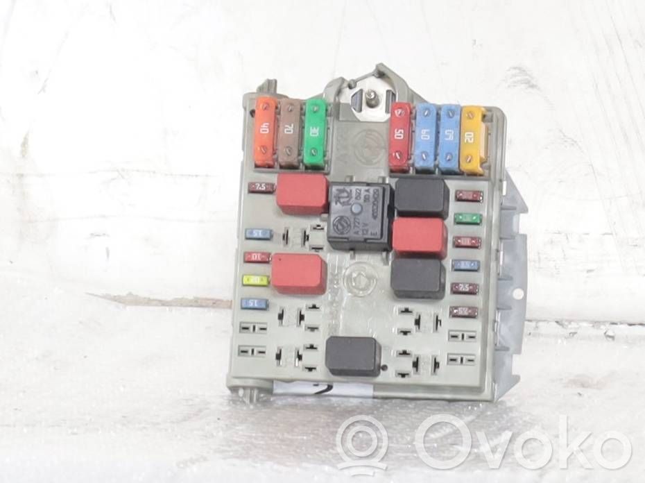 Fiat Punto (188) Modul siguranțe 