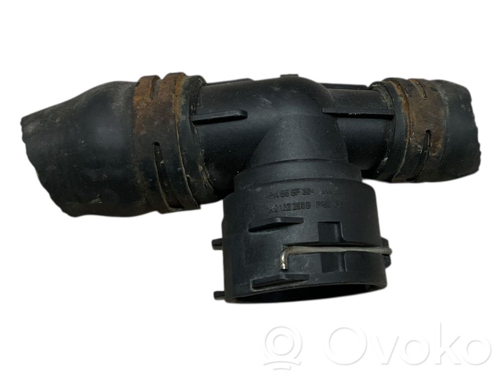 Volkswagen PASSAT B6 Conductă/furtun lichid de răcire motor 