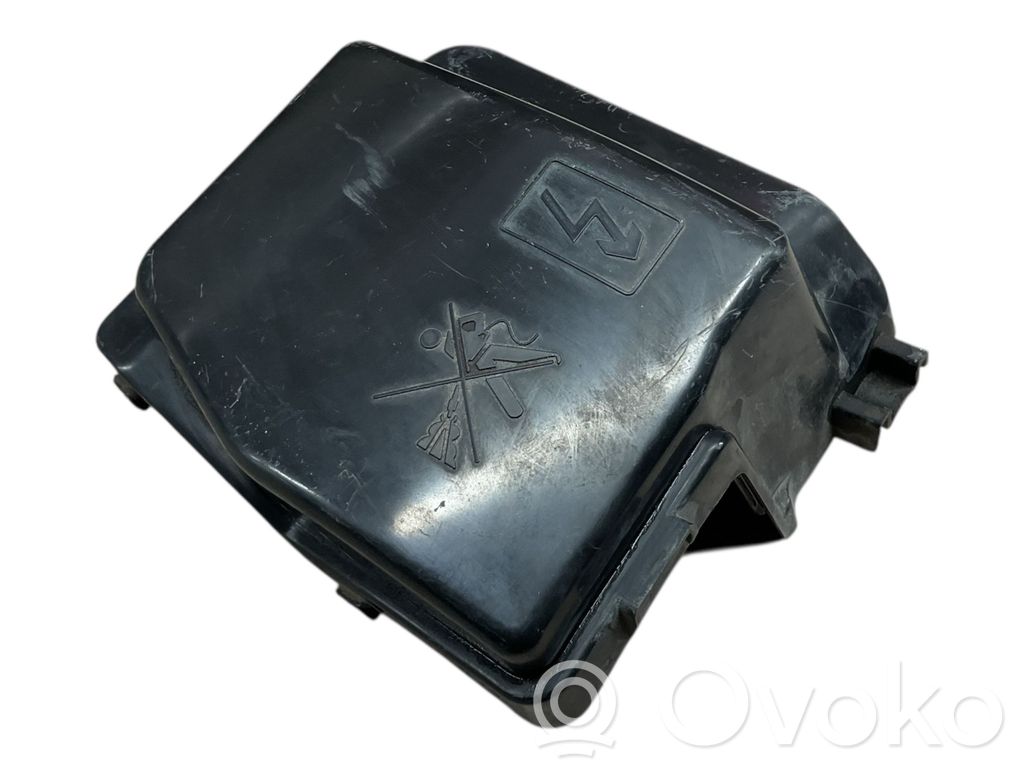Renault Clio IV Tapa de caja de fusibles 