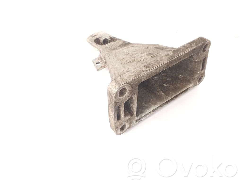 BMW 7 E65 E66 Engine mounting bracket 