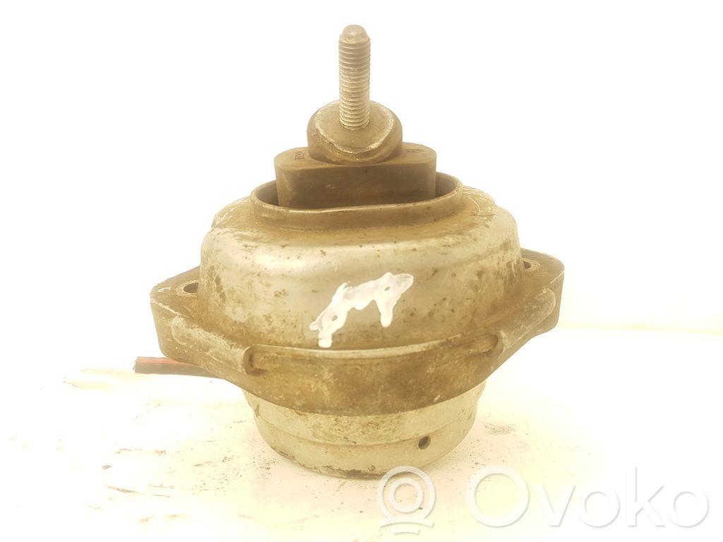Engine mount bracket   675844401